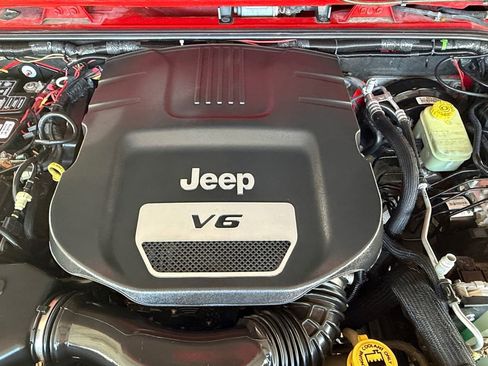 Used 2016 Jeep Wrangler Rubicon w/ Power Convenience Group AWD/4WD image 20
