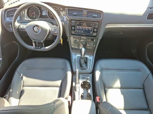 Certified 2019 Volkswagen Golf Alltrack S image 15