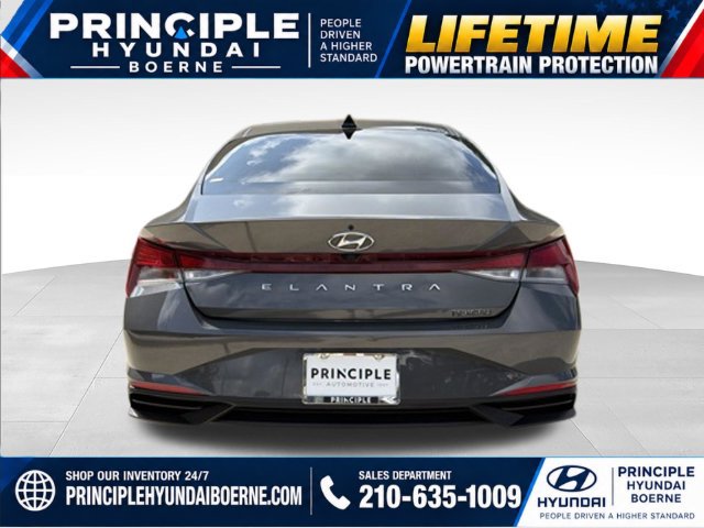 Used 2023 Hyundai Elantra SEL w/ Convenience Package FWD image 3