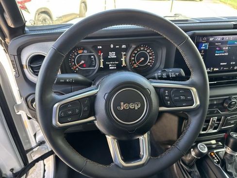 Used 2024 Jeep Wrangler Unlimited Sahara AWD/4WD image 38