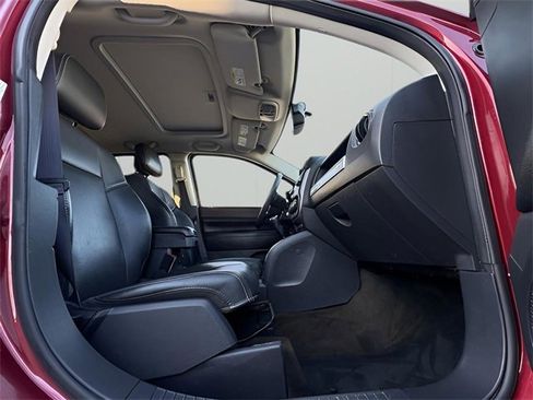 Used 2016 Jeep Compass High Altitude image 13