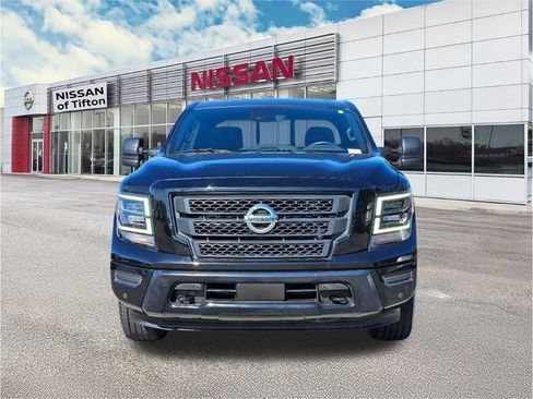 Certified 2024 Nissan Titan SV w/ SV Convenience Package image 2