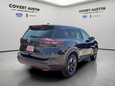 Used 2025 Nissan Rogue SV FWD image 6