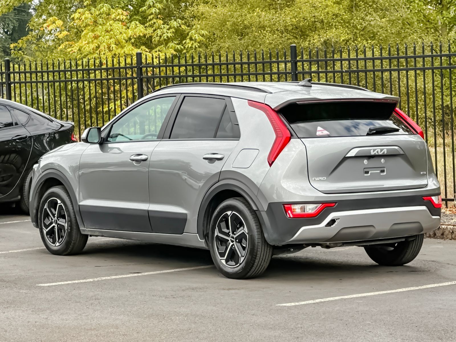 Used 2025 Kia Niro LX FWD image 5