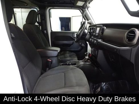 Used 2021 Jeep Gladiator Sport image 14