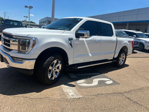 Used 2021 Ford F150 Lariat w/ Equipment Group 502A High AWD/4WD image 2