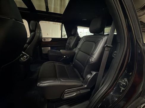 Used 2021 Lincoln Navigator Reserve image 24
