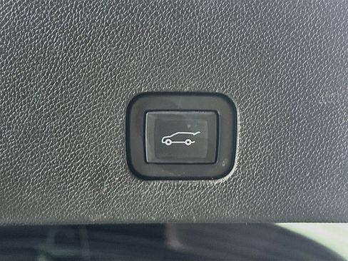 Used 2022 Cadillac XT6 Premium Luxury FWD image 32