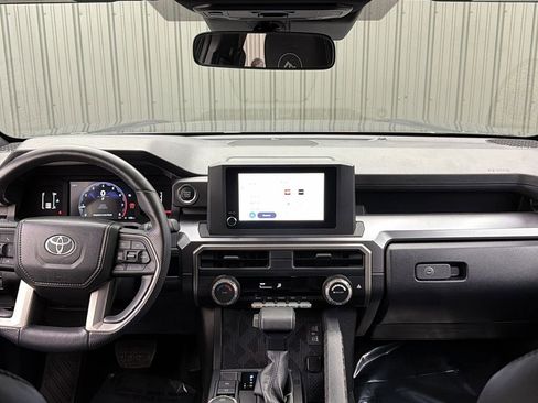Used 2025 Toyota 4Runner SR5 AWD/4WD image 33