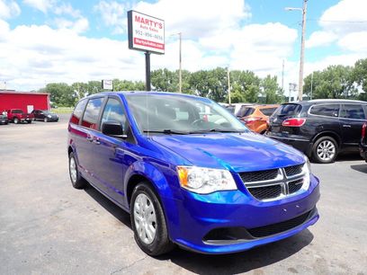 Used 2019 Dodge Grand Caravan SE w/ UConnect Hands-Free Group