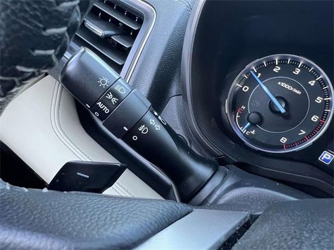 Used 2022 Subaru Ascent Limited image 31