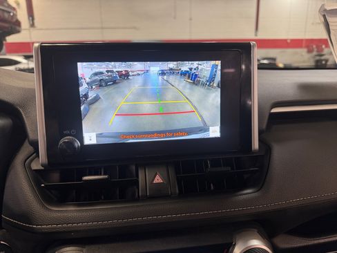Used 2025 Toyota RAV4 XLE AWD/4WD image 29