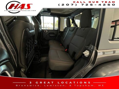 Used 2019 Jeep Wrangler Unlimited Rubicon w/ Dual Top Group AWD/4WD image 11