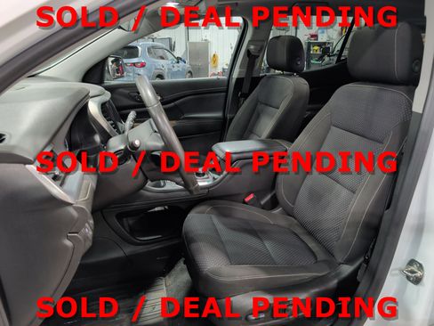 Used 2022 GMC Acadia SLE w/ Driver Convenience Package image 7