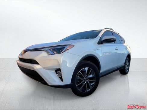 Certified 2017 Toyota RAV4 XLE w/ Convenience Package AWD/4WD image 2