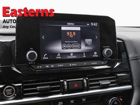 Used 2024 Nissan Pathfinder SV AWD/4WD image 19