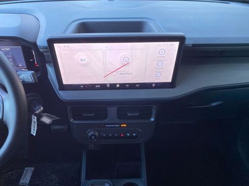 New 2025 Ford Maverick XL w/ Equipment Group 101A image 13