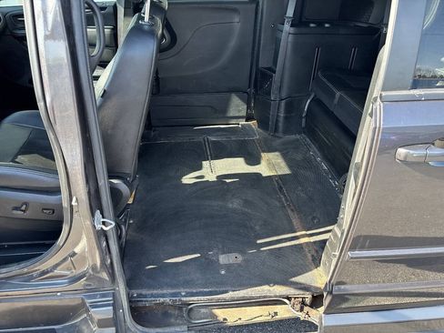 Used 2015 Dodge Grand Caravan SXT FWD image 13
