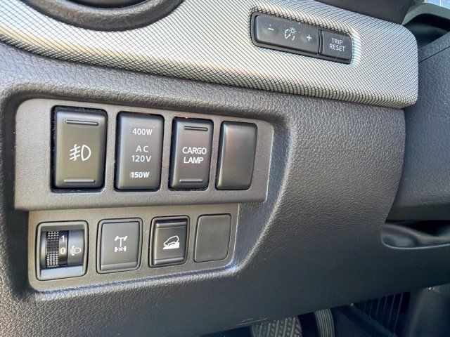 Used 2018 Nissan Titan PRO-4X w/ Pro-4x Convenience Package AWD/4WD image 20