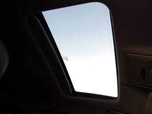 Used 2014 Chevrolet Captiva Sport LTZ FWD image 52