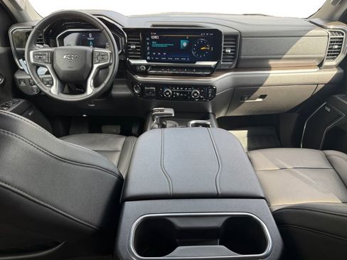 Used 2024 Chevrolet Silverado 1500 LT Trail Boss w/ Convenience Package II image 9