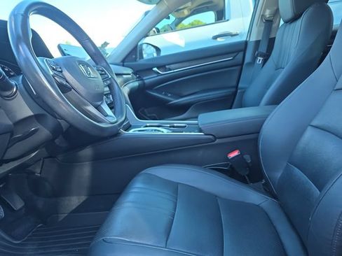Used 2022 Honda Accord Touring image 11