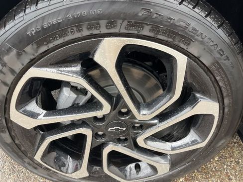 Used 2025 Chevrolet Trax RS w/ Sunroof Package image 9