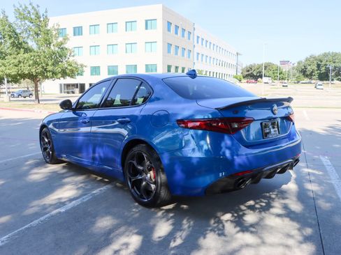 Used 2019 Alfa Romeo Giulia AWD w/ Quick Order Package 22J Sport image 5