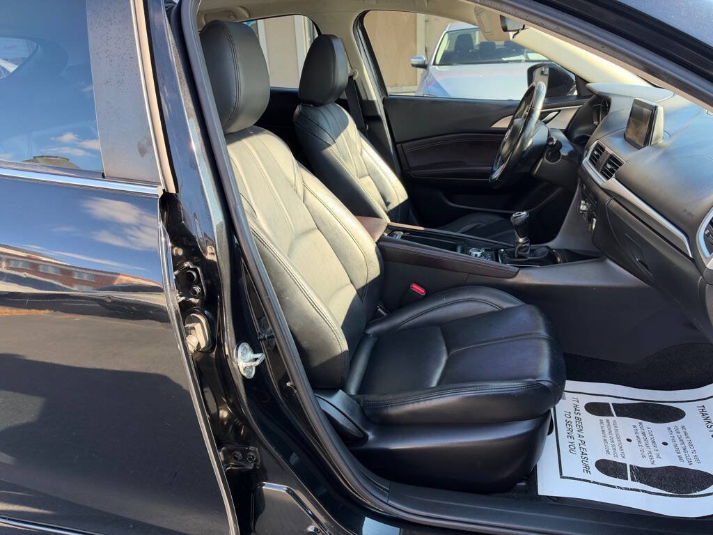 Used 2017 MAZDA MAZDA3 Touring FWD image 10