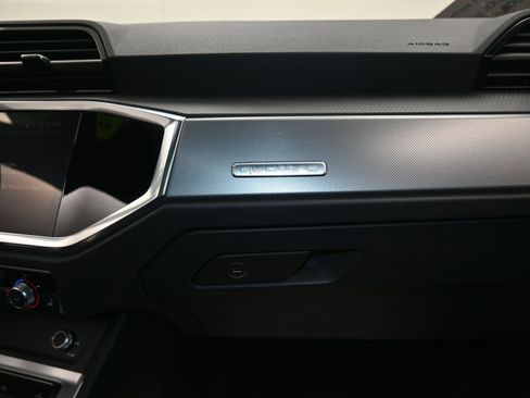 Used 2024 Audi Q3 2.0T Premium image 31