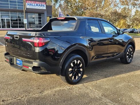 Certified 2025 Hyundai Santa Cruz SE image 4