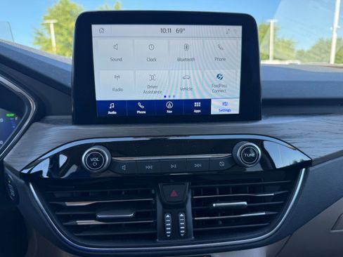 Used 2020 Ford Escape Titanium AWD/4WD image 13
