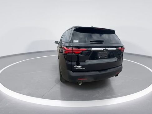 Used 2023 Chevrolet Traverse LS image 7