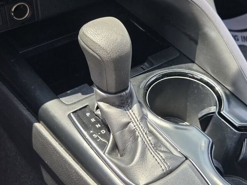 Used 2019 Toyota Camry LE FWD image 21