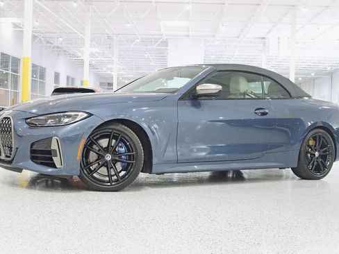 Used 2023 BMW M440i Convertible w/ Premium Package RWD image 2