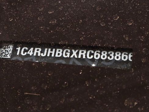 Used 2024 Jeep Grand Cherokee Limited w/ Luxury Tech Group II image 36