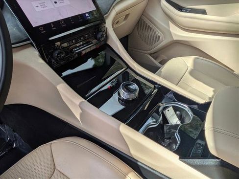 Used 2023 Jeep Grand Cherokee L Limited w/ Luxury Tech Group II image 11