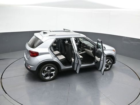 Certified 2021 Hyundai Venue SEL w/ Premium Package image 45