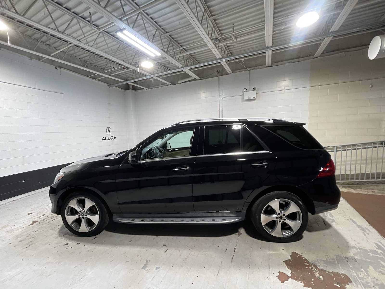Used 2018 Mercedes-Benz GLE 350 4MATIC image 3