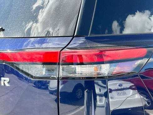 Certified 2022 Nissan Pathfinder SV image 15