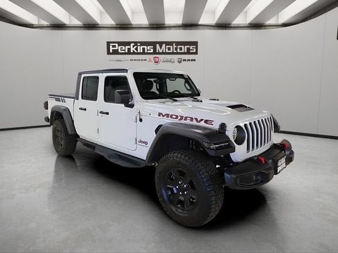 Used 2022 Jeep Gladiator Mojave w/ Trailer Tow Package AWD/4WD image 8
