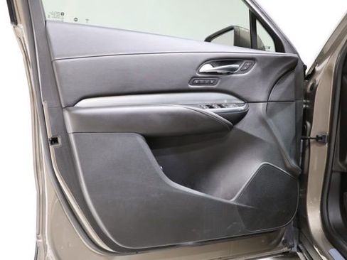 Used 2020 Cadillac XT4 Premium Luxury w/ Technology Package FWD image 18