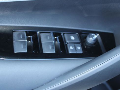 Used 2023 Toyota Corolla SE image 41