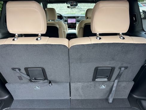 New 2025 Jeep Grand Cherokee L Limited image 10