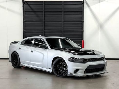 Used 2020 Dodge Charger Scat Pack RWD image 6
