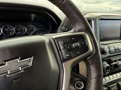 Used 2021 Chevrolet Silverado 1500 LT Trail Boss w/ Convenience Package II image 11