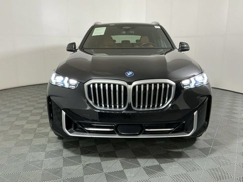 Certified 2025 BMW X5 xDrive50e w/ Parking Assistance Package AWD/4WD image 3