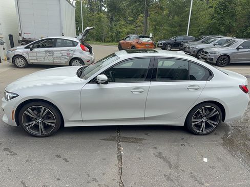 Used 2023 BMW 330i xDrive Sedan w/ Premium Package AWD/4WD image 2