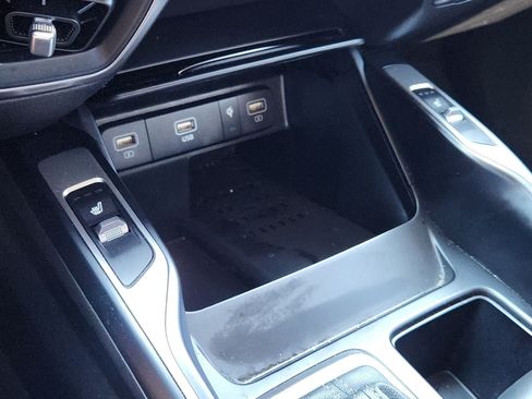 Used 2023 Kia Sorento S w/ Panoramic Sunroof Package FWD image 26