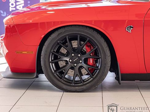 Used 2015 Dodge Challenger SRT Hellcat image 9
